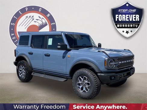 New 2025 Ford Bronco Badlands image 1