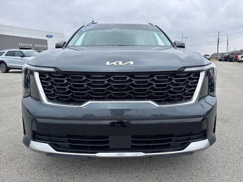 Used 2025 Kia Sorento S image 9