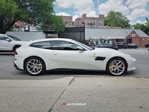Used 2018 Ferrari GTC4Lusso T RWD image 4