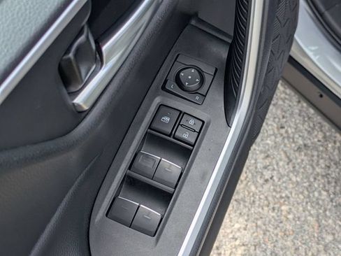 Used 2025 Toyota RAV4 XLE FWD image 13