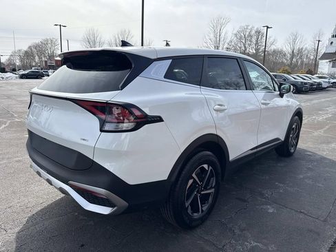Used 2023 Kia Sportage LX image 8