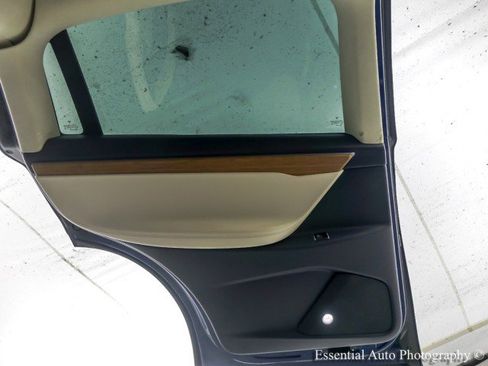 Used 2018 Tesla Model X 100D image 39