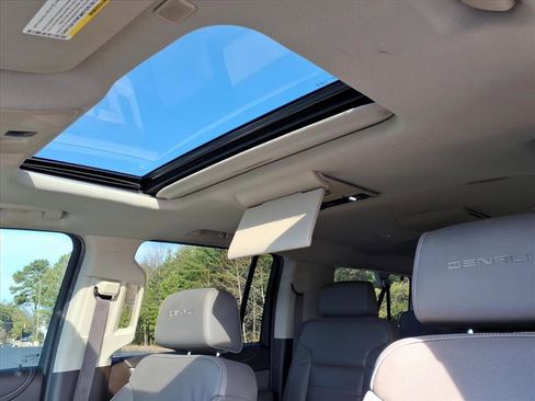 Used 2020 GMC Yukon XL Denali w/ Denali Ultimate Package image 16