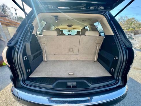 Used 2011 GMC Acadia SLT image 13