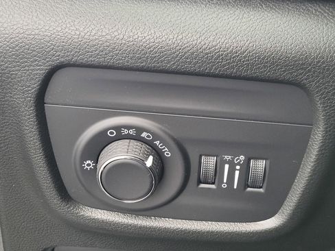 New 2025 Jeep Grand Cherokee Altitude image 26