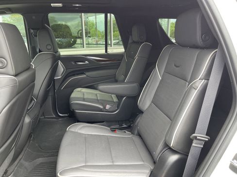 Certified 2024 Cadillac Escalade Premium Luxury w/ Performance Package AWD/4WD image 44
