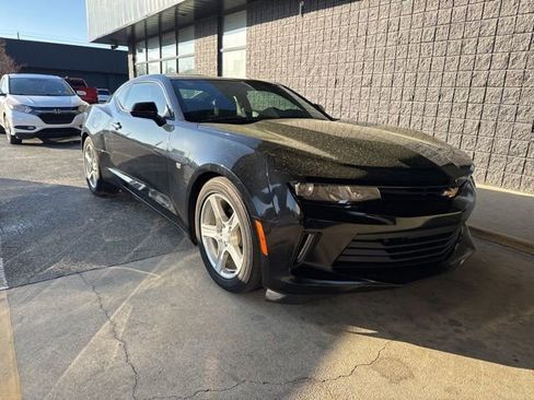 Used 2018 Chevrolet Camaro LT image 2
