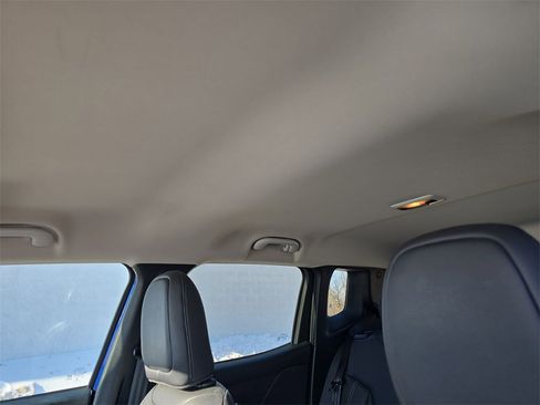 Used 2018 Jeep Renegade Limited image 19