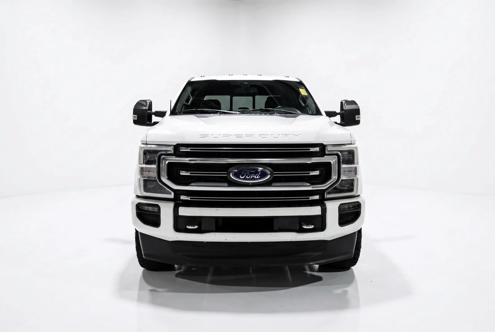 Used 2022 Ford F350 Platinum w/ FX4 Off-Road Package AWD/4WD image 2