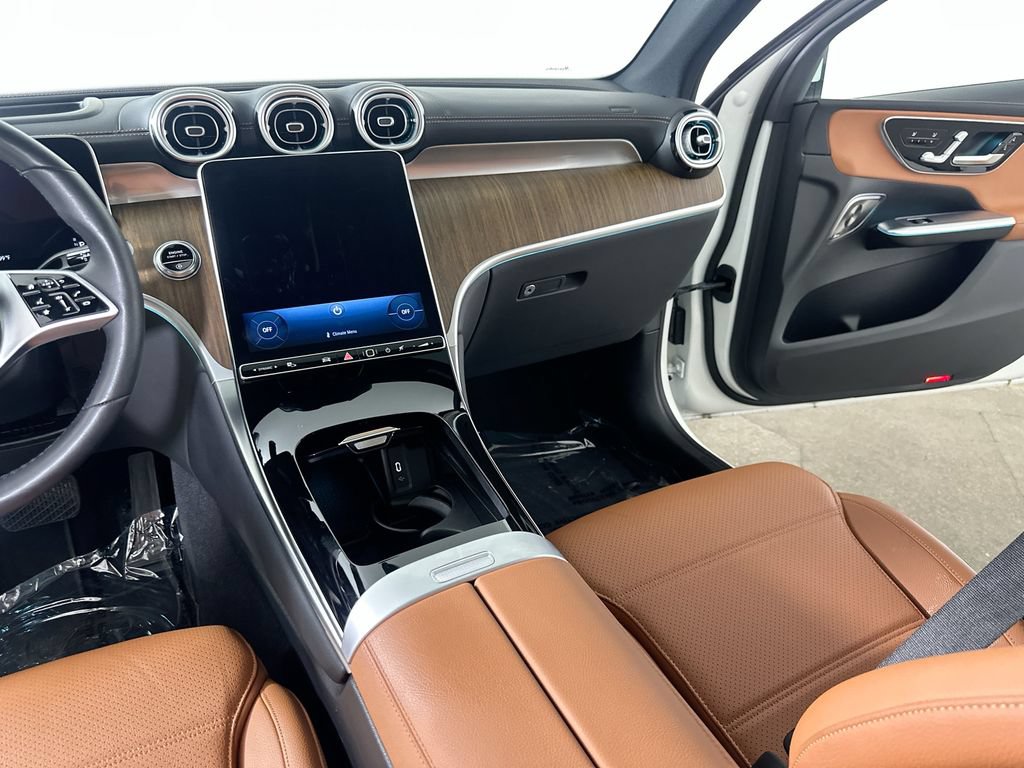Used 2023 Mercedes-Benz GLC 300 4MATIC w/ Pinnacle Trim Package image 21