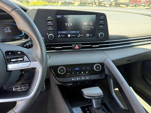Used 2025 Hyundai Elantra Sport FWD image 20