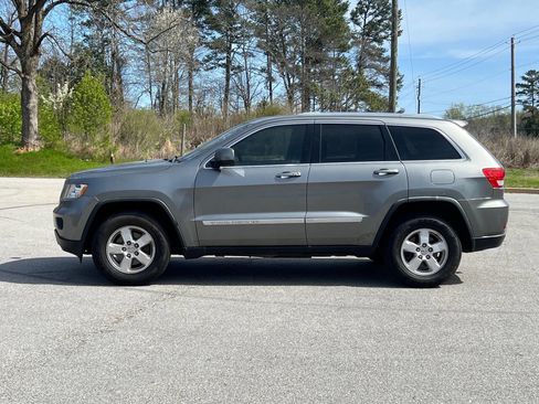 Used 2012 Jeep Grand Cherokee Laredo w/ Laredo E Group image 3