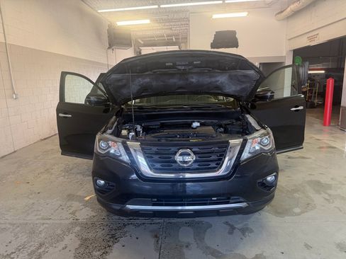 Used 2018 Nissan Pathfinder SL w/ SL Premium Package image 8