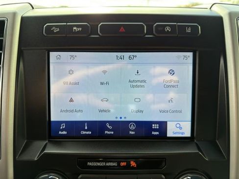 Used 2020 Ford F150 Lariat w/ Trailer Tow Package image 29