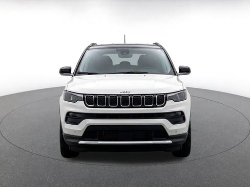 Used 2025 Jeep Compass Limited AWD/4WD image 2