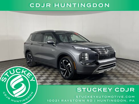 Used 2023 Mitsubishi Outlander SEL image 1