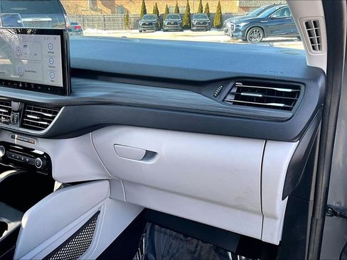 Used 2023 Ford Escape Platinum w/ Premium Technology Package image 27