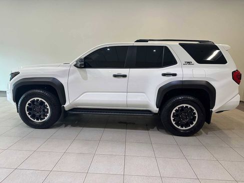 Certified 2025 Toyota 4Runner TRD Off-Road Premium AWD/4WD image 3