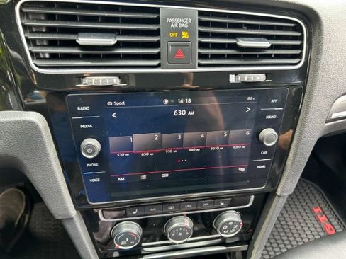 Used 2020 Volkswagen GTI SE FWD image 12