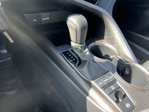 Used 2023 Toyota Camry SE w/ Cold Weather Package AWD/4WD image 21