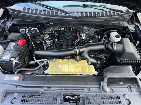 Used 2021 Ford Expedition XLT image 28