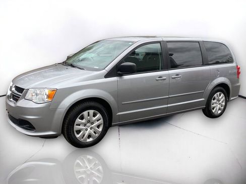 Used 2017 Dodge Grand Caravan SE w/ Power Window Group image 2