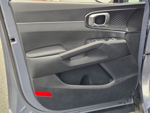 Certified 2025 Kia Sorento S w/ Panoramic Sunroof Package image 22