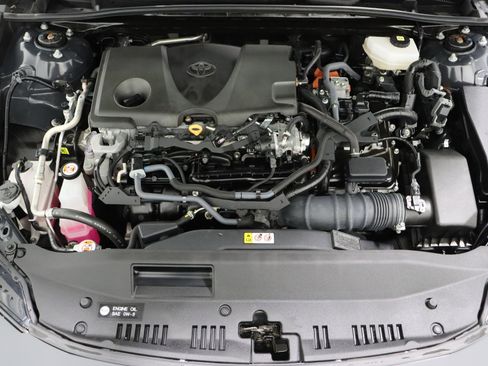 Used 2025 Toyota Camry SE image 38