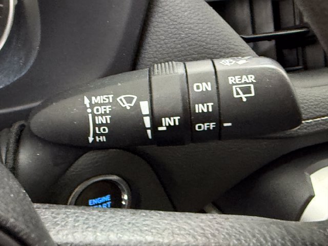 Used 2022 Toyota RAV4 XLE w/ Convenience Package FWD image 12