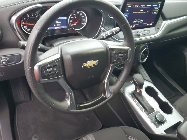 Certified 2025 Chevrolet Blazer LT w/ Convenience Package FWD image 18
