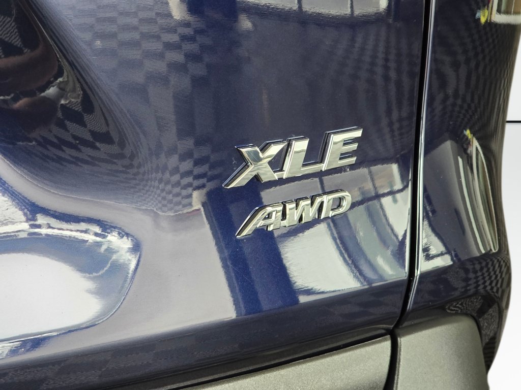 Used 2025 Toyota RAV4 XLE AWD/4WD image 14