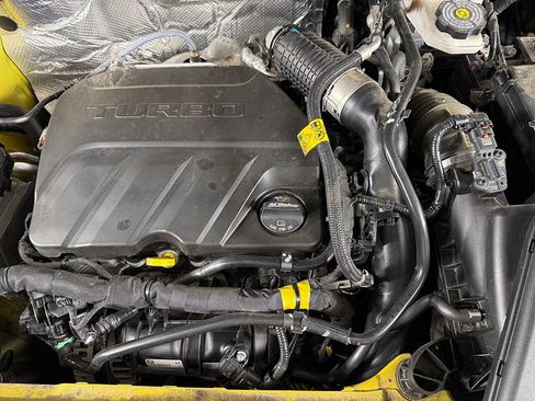 Used 2024 Chevrolet Trax RS FWD image 14