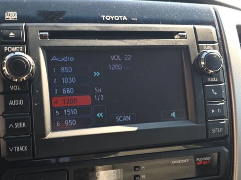 Used 2013 Toyota Tacoma 4x4 Double Cab w/ TRD Off-Road Pkg image 17