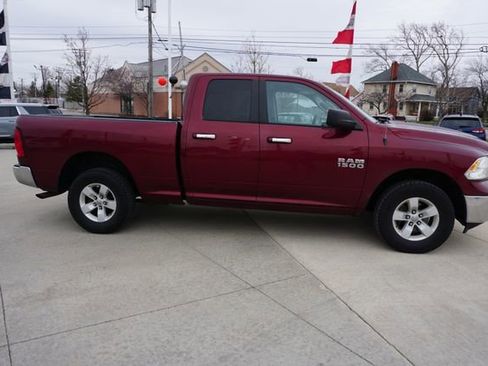 Used 2018 RAM 1500 Classic SLT image 3