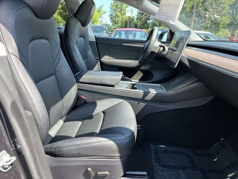 Used 2024 Tesla Model Y Long Range AWD/4WD image 9