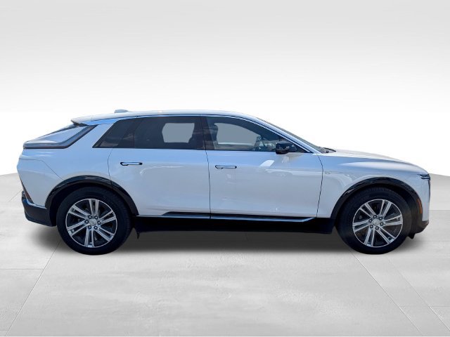 Used 2024 Cadillac Lyriq Tech AWD/4WD image 8