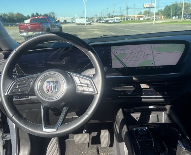 Used 2024 Buick Envision Preferred AWD/4WD image 3