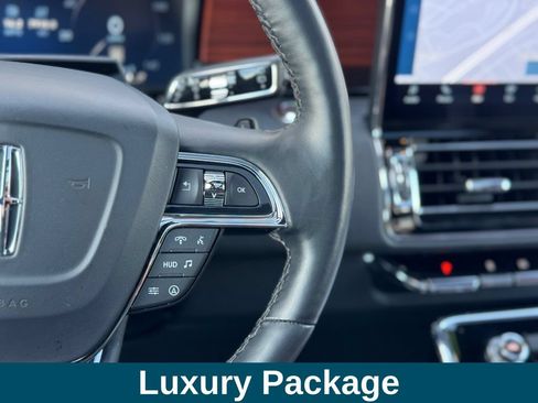 Used 2024 Lincoln Navigator L Reserve AWD/4WD image 11