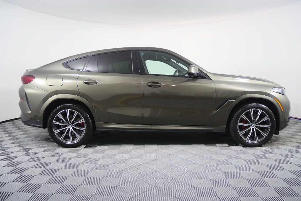 Certified 2026 BMW X6 xDrive40i AWD/4WD image 3