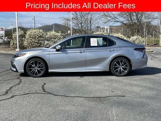Used 2024 Toyota Camry SE w/ Convenience Package FWD video 2
