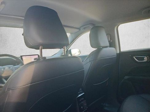 Used 2022 Jeep Compass Trailhawk w/ Trailhawk Elite Group image 11