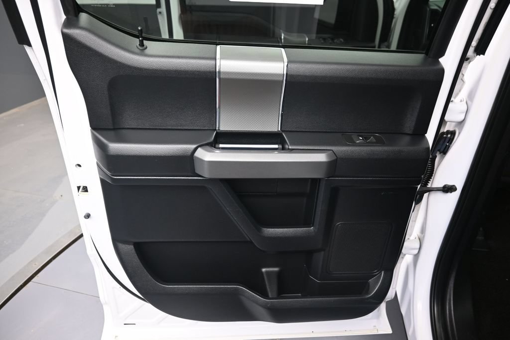 Used 2017 Ford F150 XLT w/ Equipment Group 302A Luxury AWD/4WD image 27