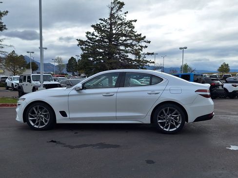 Used 2022 Genesis G70 2.0T RWD image 6