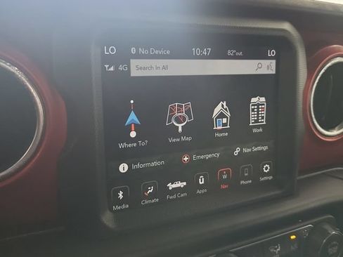 Used 2022 Jeep Gladiator Rubicon w/ LED Lighting Group AWD/4WD image 12
