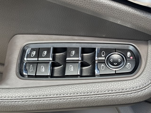 Used 2021 Porsche Macan S AWD/4WD image 24
