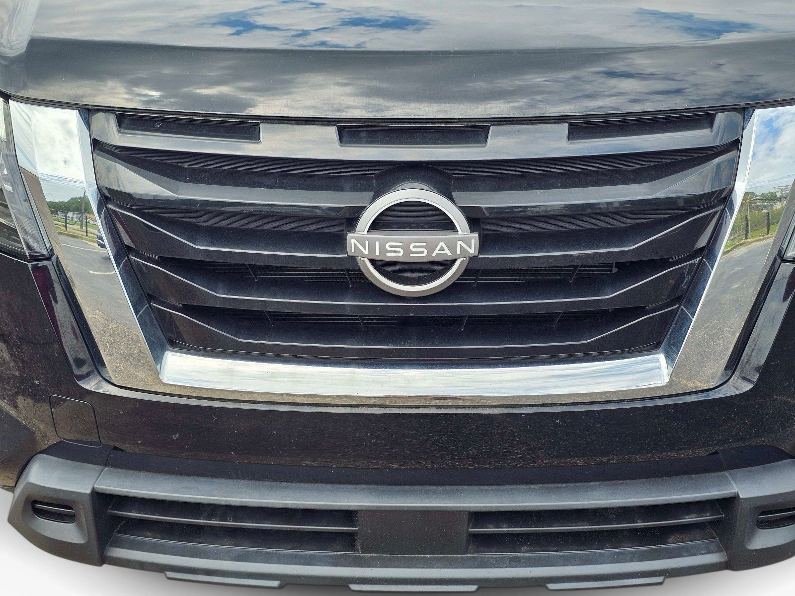Used 2024 Nissan Pathfinder SV FWD image 3