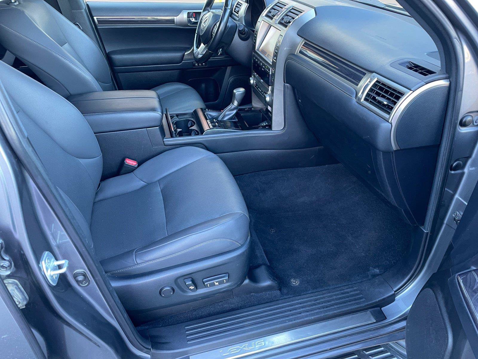 Used 2020 Lexus GX 460 Premium w/ Premium Package AWD/4WD image 15