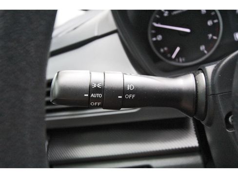 Used 2024 Subaru Crosstrek 2.0i Premium AWD/4WD image 17
