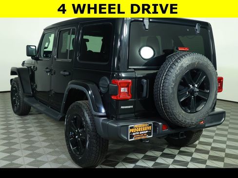 Used 2021 Jeep Wrangler Unlimited Sahara image 11