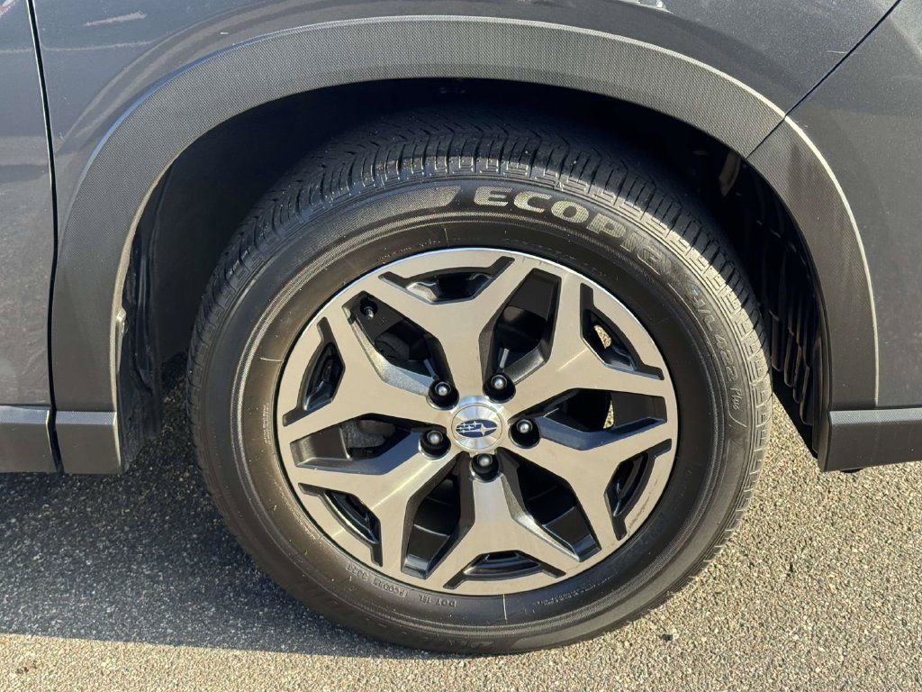 Used 2023 Subaru Forester Premium AWD/4WD image 9
